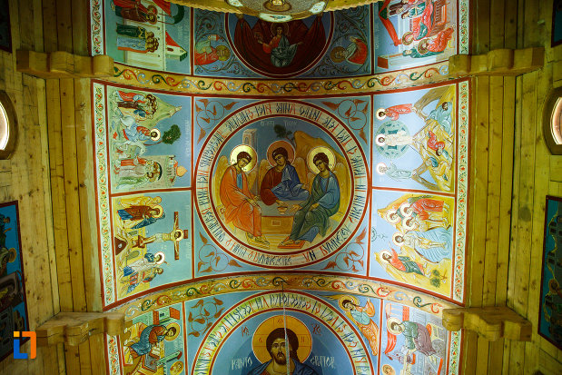biserica-muzeu-sf-ilie-biserica-noua-din-dragasani-tavan-cu-imagini-biblice.jpg