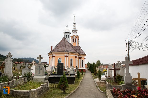 biserica-ortodaxa-sf-adormire-din-sacele-judetul-brasov-vazuta-din-spate.jpg