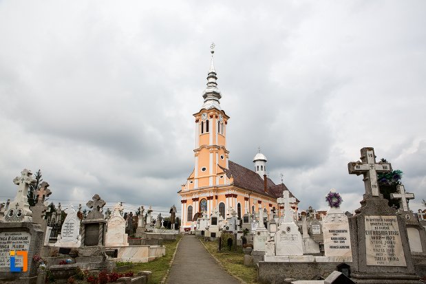 biserica-ortodaxa-sf-adormire-din-sacele-judetul-brasov.jpg