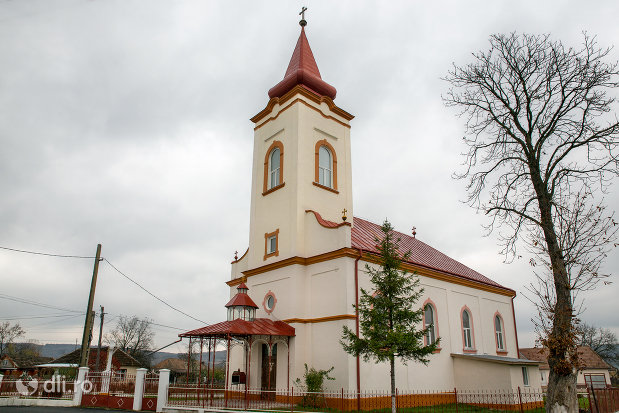biserica-ortodoxa-adormirea-maicii-domnului-din-campia-judetul-salaj.jpg
