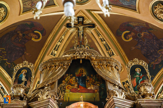 biserica-ortodoxa-adormirea-maicii-domnului-din-lugoj-judetul-timis-cina-cea-de-taina-si-rastignirea-lui-iisus.jpg