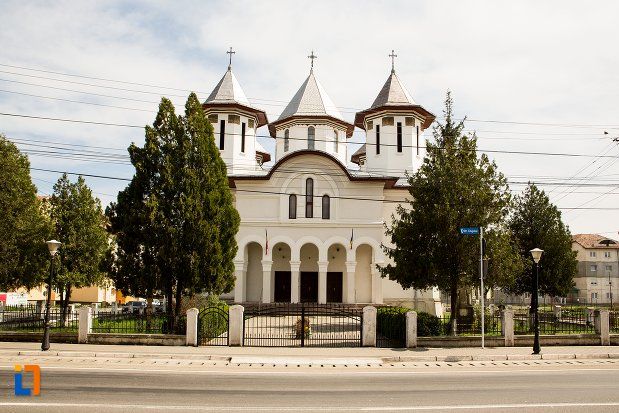 biserica-ortodoxa-din-teius-judetul-alba.jpg