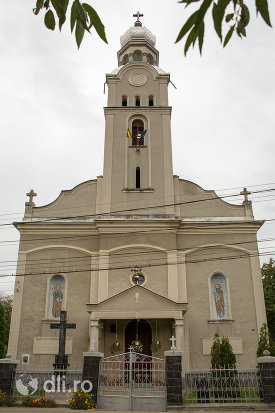 biserica-ortodoxa-sf-apostoli-petru-si-pavel-din-cicarlau-judetul-maramures.jpg