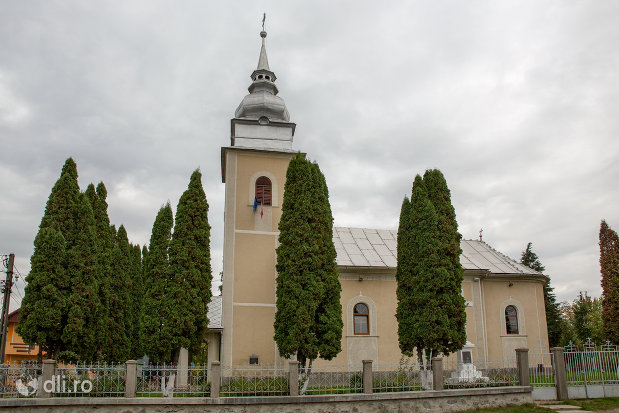 biserica-ortodoxa-sf-emanuil-din-tautii-magheraus-judetul-maramures-vedere-din-lateral.jpg