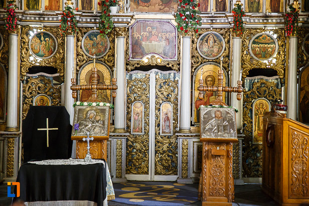 biserica-ortodoxa-sf-nicolae-din-orastie-judetul-hunedoara-mai-multe-obiecte-de-cult.jpg