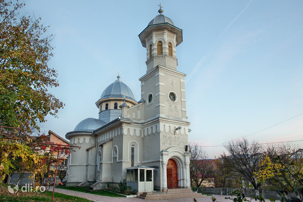 biserica-ortodoxa-sfanta-treime-din-zalau-judetul-salaj.jpg