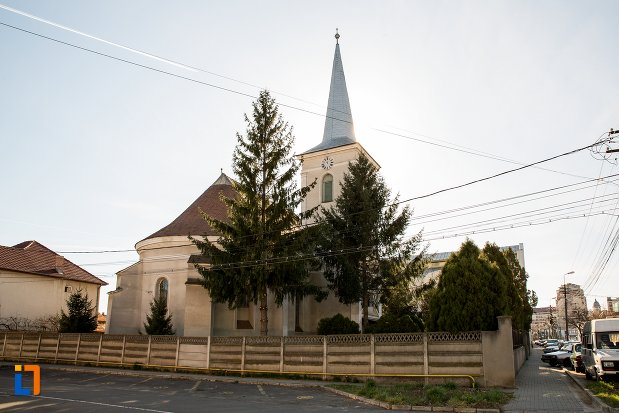 biserica-reformata-din-alba-iulia-judetul-alba.jpg