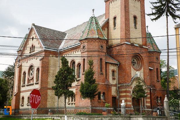 biserica-reformata-din-deva-judetul-hunedoara-partea-de-jos.jpg