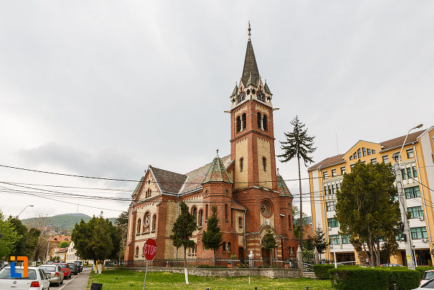 biserica-reformata-din-deva-judetul-hunedoara.jpg