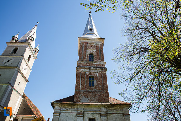 biserica-reformata-din-orastie-judetul-hunedoara-imagine-cu-partea-de-sus.jpg