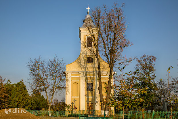 biserica-romano-carolica-din-adoni-judetul-bihor.jpg