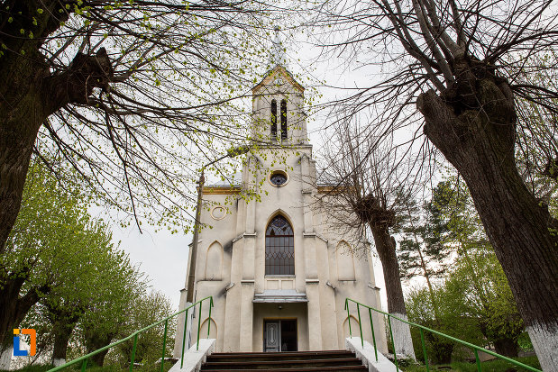 Biserica Romano-Catolică din Anina : Obiective turistice Caraş-Severin -  Deștepți.ro