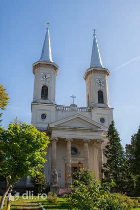 biserica-romano-catolica-din-baia-sprie-judetul-maramures.jpg