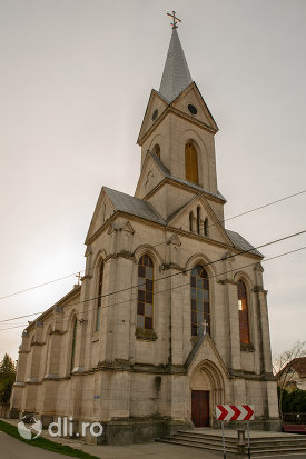 biserica-romano-catolica-din-valea-lui-mihai-judetul-bihor.jpg