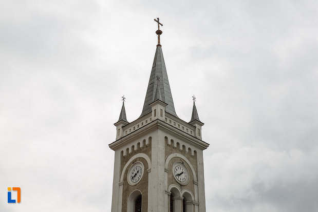 biserica-romano-catolica-sf-varvara-din-petrosani-judetul-hunedoara-turnul-cu-ceasuri.jpg