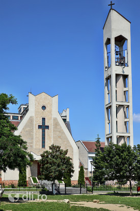 biserica-romano-catolica-sfantul-duh-din-satu-mare-vedere-din-fata.jpg