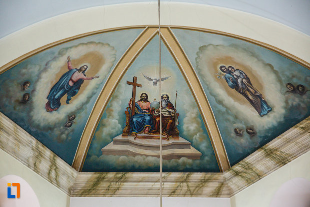 biserica-sf-anton-din-ramnicu-valcea-judetul-valcea-imagine-cu-bolta-pictata.jpg