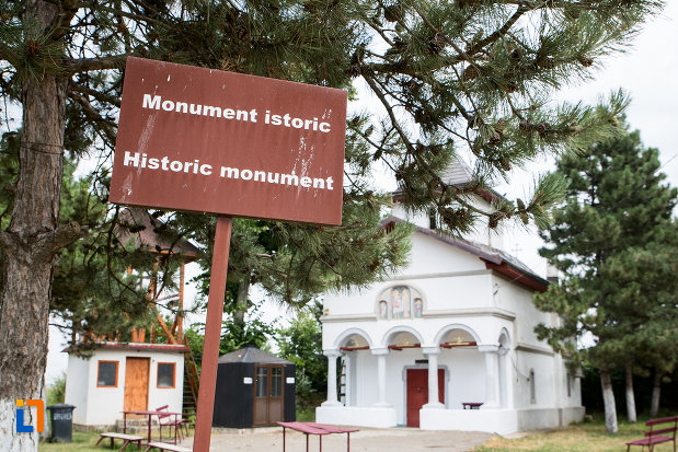 biserica-sf-arhagheli-mihail-si-gavril-din-mihailesti-judetul-giurgiu-monument-istoric.jpg
