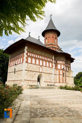 biserica-sf-nicolae-din-1495-biserica-domneasca-din-dorohoi-judetul-botosani.jpg