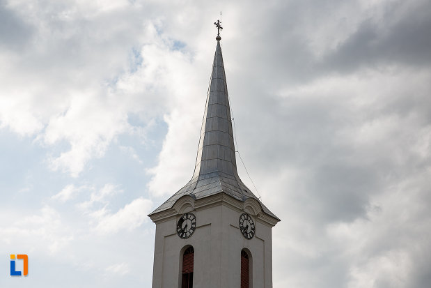 biserica-sf-nicolae-din-hateg-judetul-hunedoara-imagine-cu-turnul.jpg