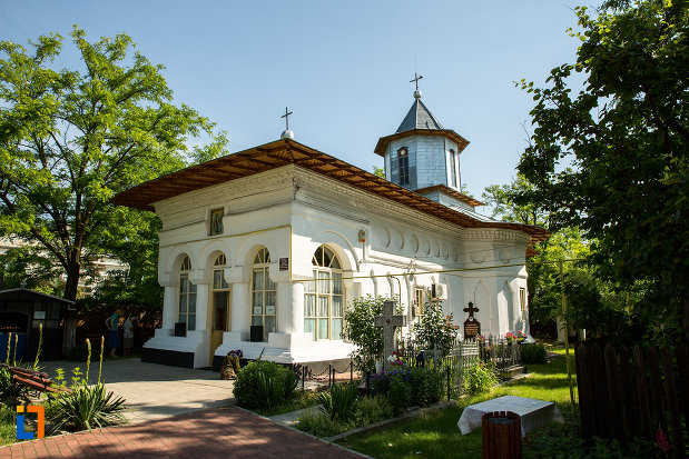 biserica-sf-voievozi-cata-din-ramnicu-sarat-judetul-buzau.jpg