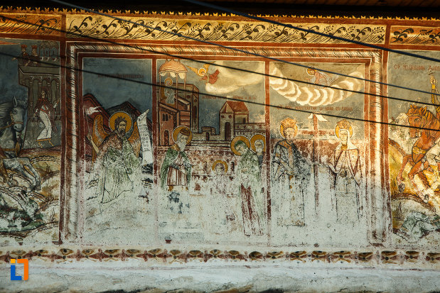 biserica-veche-intrarea-in-biserica-din-horezu-judetul-valcea-pictura-murala.jpg