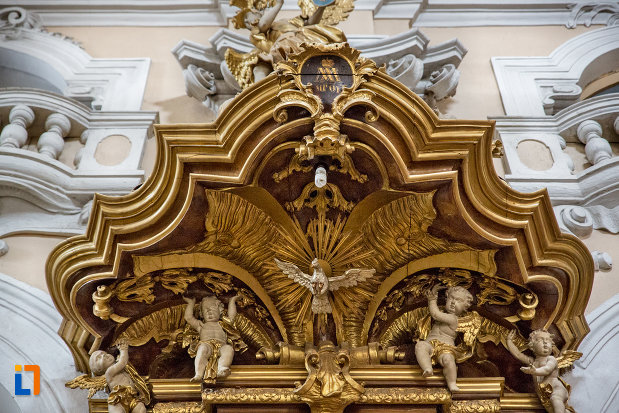 bolta-cu-motive-biblice-biserica-romana-catolica-sfanta-treime-din-cluj-napoca-judetul-cluj.jpg