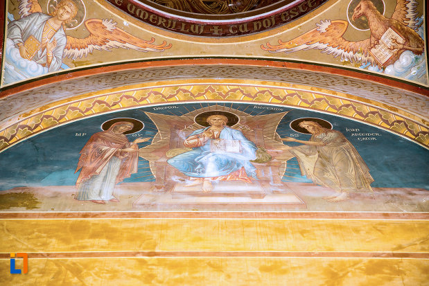 bolta-pictata-ansamblul-bisericii-sf-treime-din-craiova-judetul-dolj.jpg