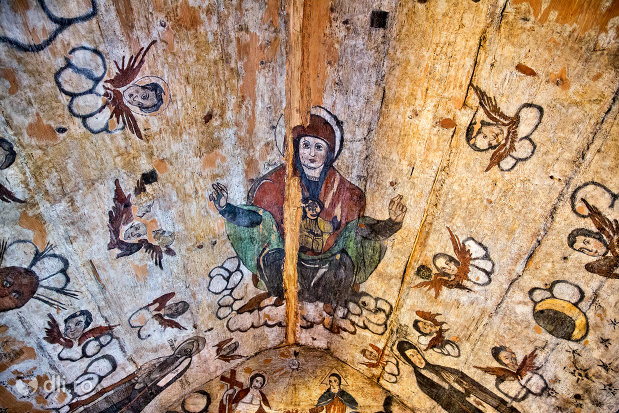 bolta-pictata-din-biserica-de-lemn-sf-arhangheli-din-borsa-judetul-maramures.jpg