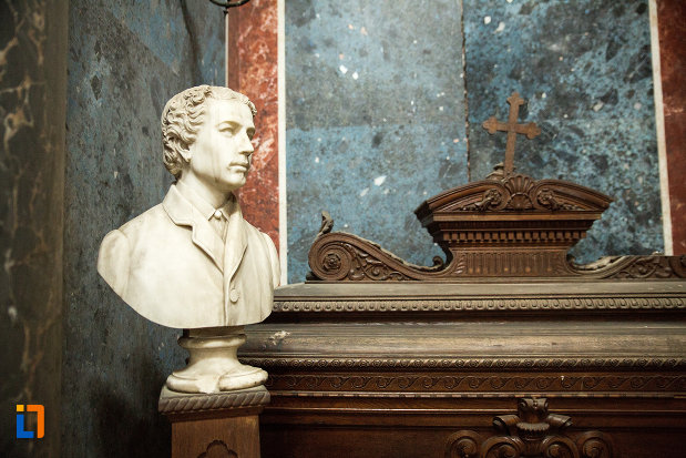 bust-din-mausoleul-familiei-filisanu-din-filiasi-judetul-dolj.jpg