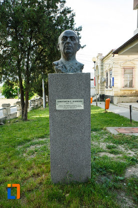 bustui-lui-constantin-c-giurescu-din-odobesti-judetul-vrancea.jpg