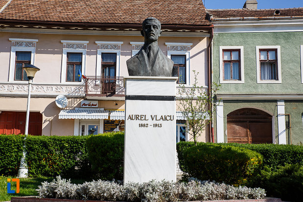 bustul-lui-aurel-vlaicu-din-orastie-judetul-hunedoara-in-piata-victoriei.jpg