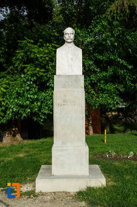 bustul-lui-duiliu-zamfirescu-din-focsani-judetul-vrancea.jpg