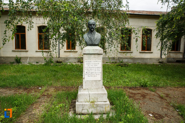 bustul-lui-gh-rarincescu-din-focsani-judetul-vrancea.jpg