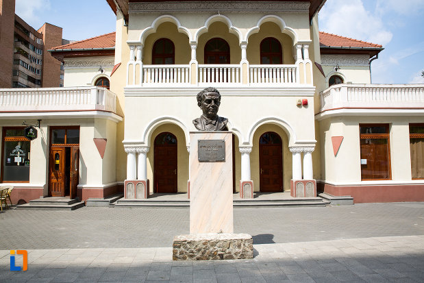 bustul-lui-ion-romanu-din-resita-judetul-caras-severin.jpg