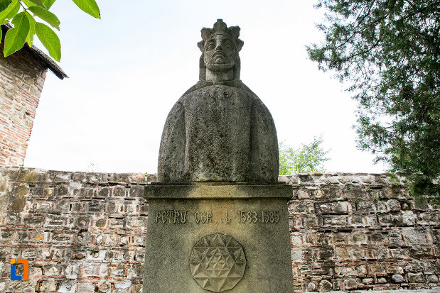 bustul-lui-petru-cercel-din-targoviste-judetul-dambovita.jpg