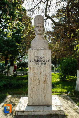 bustul-lui-tudor-vladimirescu-din-dragasani-judetul-valcea.jpg