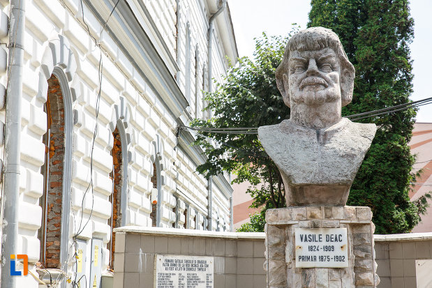 bustul-lui-vasile-dea-din-vatra-dornei-judetul-suceava-primar-al-orasului.jpg