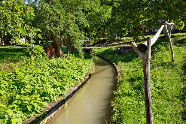 canal-de-apa-muzeul-satului-osenesc-din-negresti-oas-judetul-satu-mare.jpg