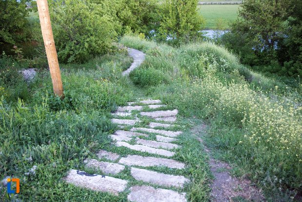 carare-cu-pietre-asezarea-romana-sucidava-din-corabia-judetul-olt.jpg