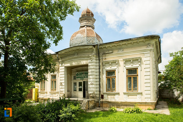 casa-azi-farmacie-din-tecuci-judetul-galati.jpg