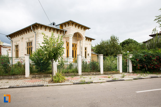 casa-azi-sectie-a-muzeului-judetean-din-giurgiu-judetul-giurgiu-vazuta-din-lateral.jpg