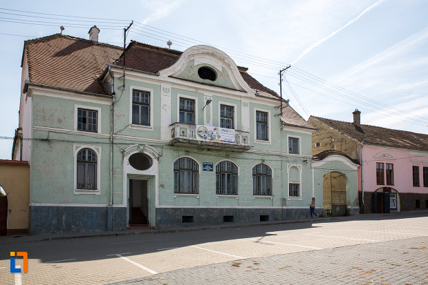 casa-de-cultura-din-miercurea-sibiului-judetul-sibiu-monument-arhitectonic.jpg