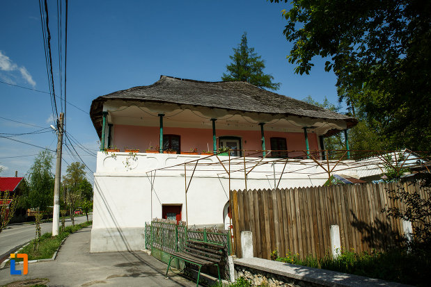 casa-ghivercea-din-ocnele-mari-judetul-valcea-monument-istoric.jpg