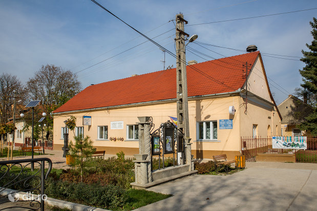 casa-grof-szechenyi-istvan-din-diosig-judetul-bihor-vazuta-din-lateral.jpg