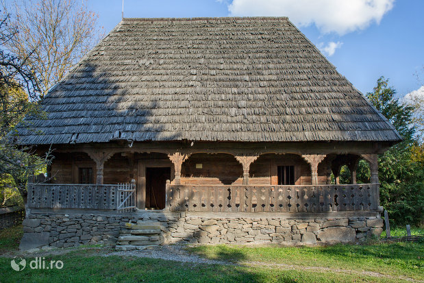 casa-ilea-muzeul-satului-din-sighetu-marmatiei-judetul-maramures.jpg