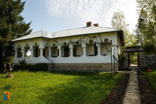 casa-memorial-i-g-duca-complexul-muzeal-maldarasti-judetul-valcea.jpg
