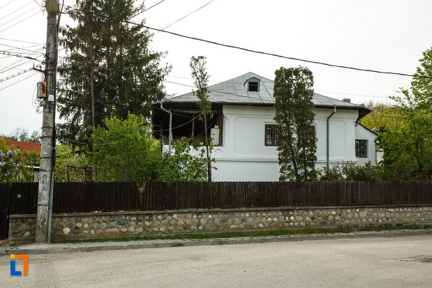casa-miscurici-1860-din-calimanesti-judetul-valcea.jpg