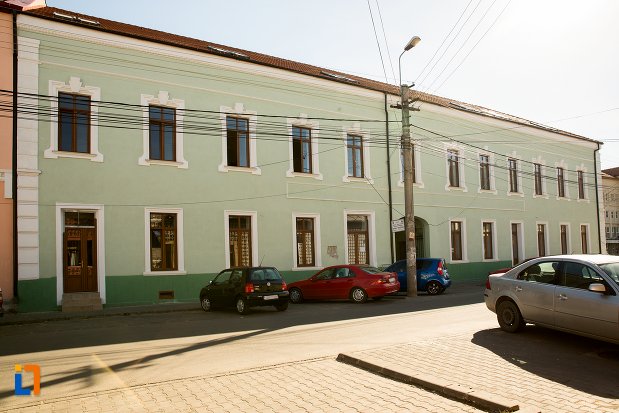 casa-monument-istoric-ansamblul-urban-str-regina-maria-din-alba-iulia-judetul-alba.jpg