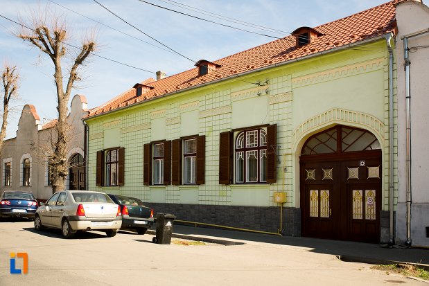 casa-numarul-12-din-ansamblul-urban-str-teilor-din-alba-iulia-judetul-alba.jpg